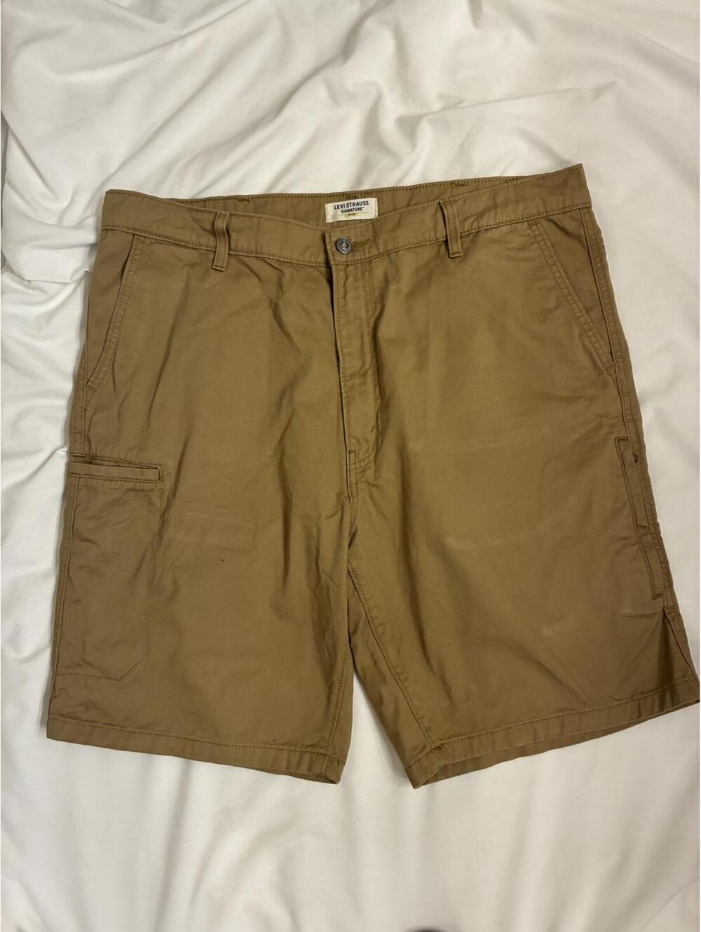 Levis Strauss Gold Signature Mens Sz 38 Khaki Utility Flex Performance Shorts